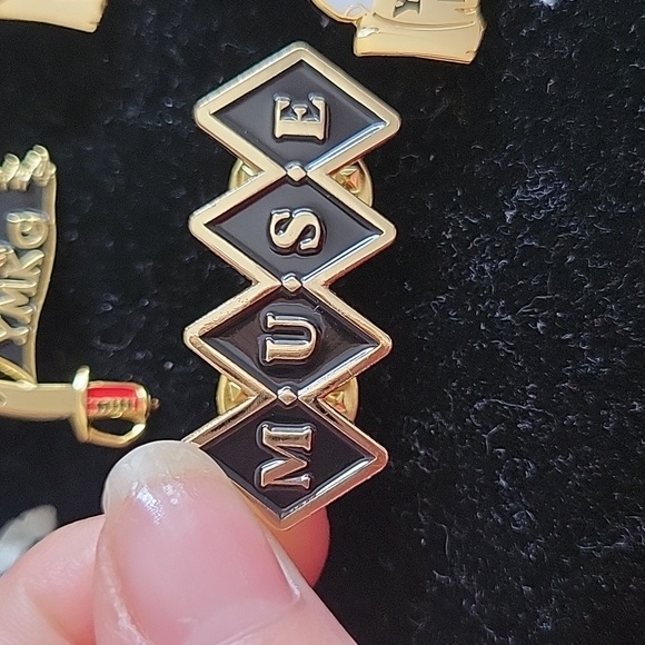 Ymkg pins - Picture 7 of 7